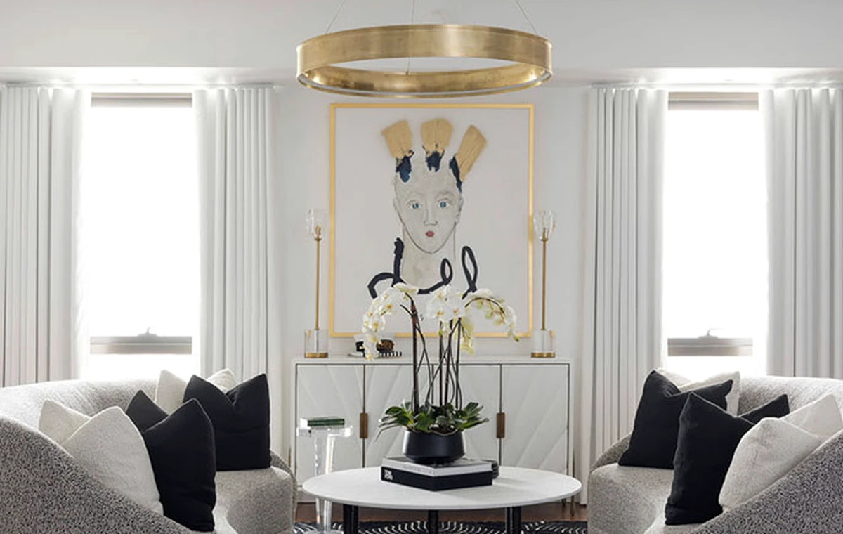 Drapery installation in a contemporary interior